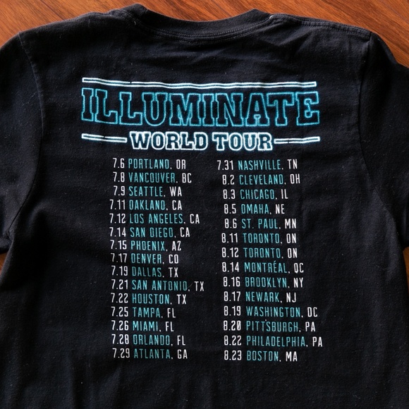 Shawn Mendes Illuminate Tour Dates Tee - Picture 4 of 4